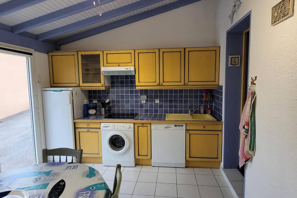 Charmante Maison De Pecheur Ле Баркарес Экстерьер фото